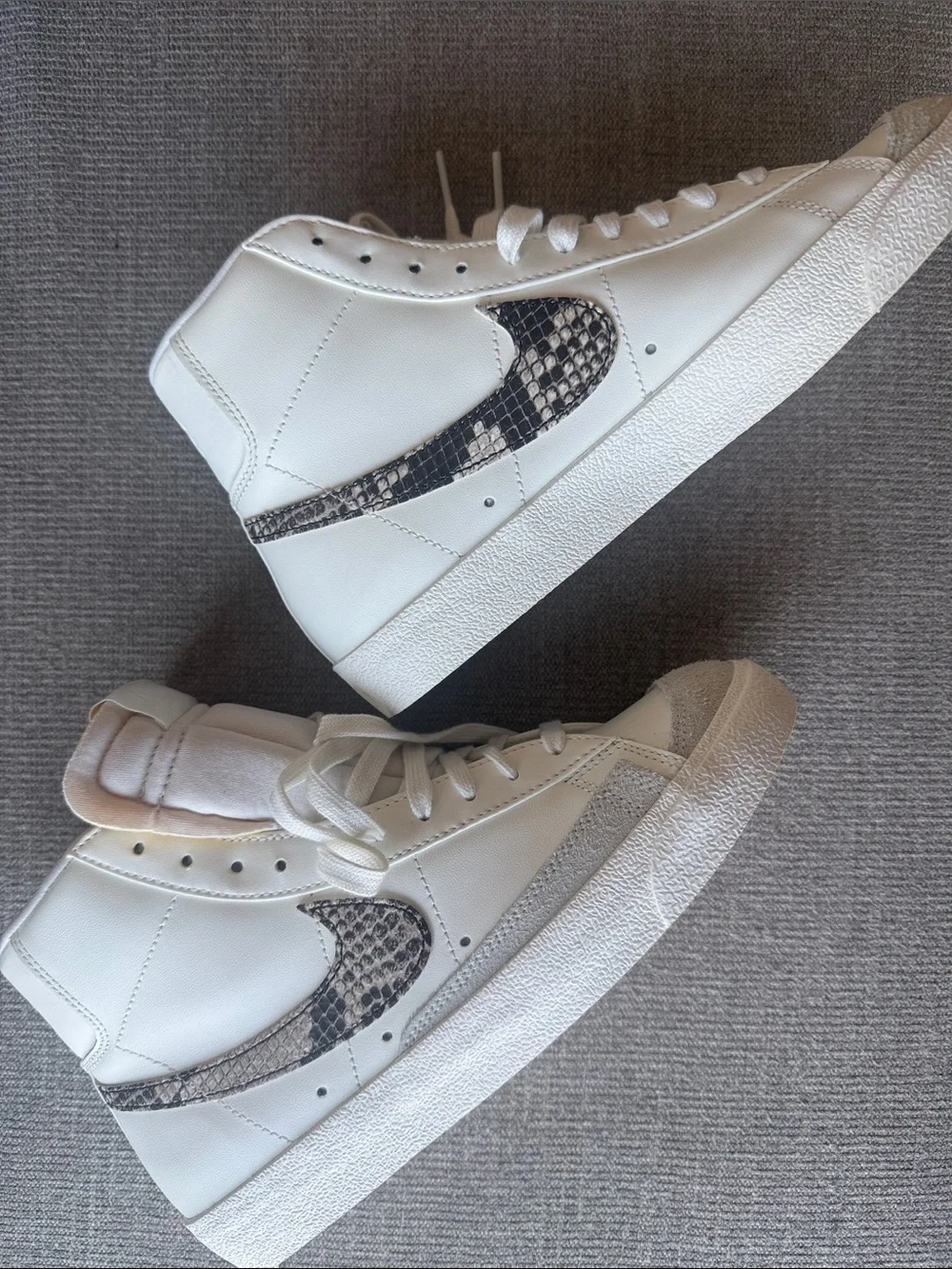 Nike Blazer Mid ‘77 SE Snakeskin Sneakers Women’s Size 8.5